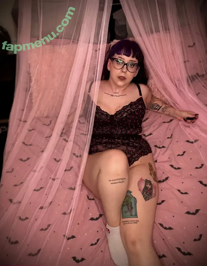thenamelessghuleh nude photo #0050 (thenamelessghuleh02)