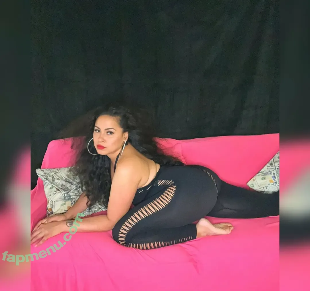 thenewqueenofcomedy nude photo #0116 (thenewqueenofcomedy)