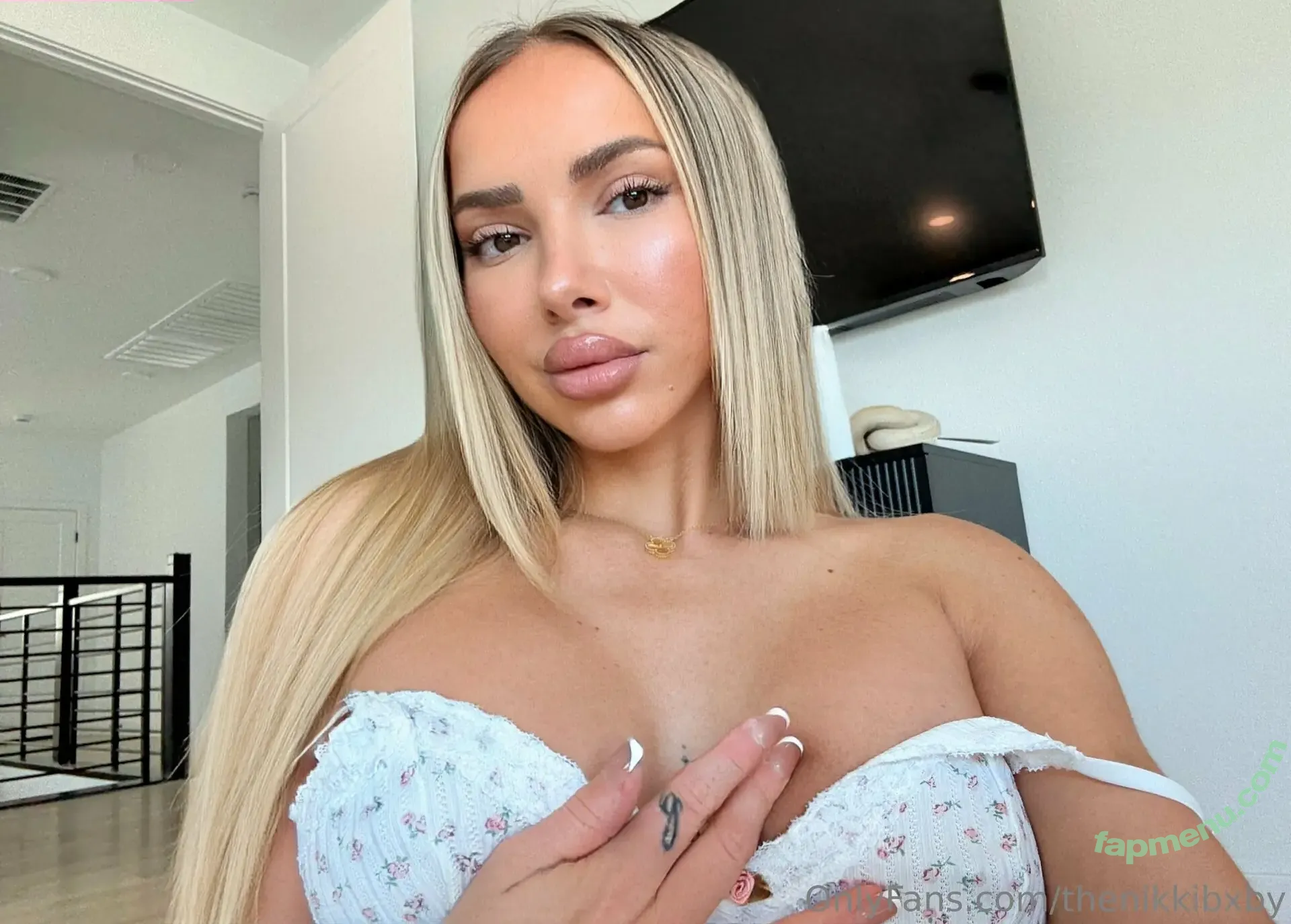 thenikkibxby nude photo #0009 (thenikkibxby)