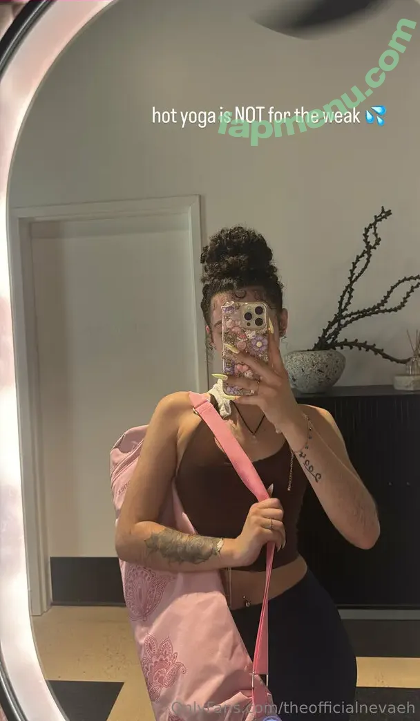 theofficialnevaeh nude photo #0014 (officialnevaeh)