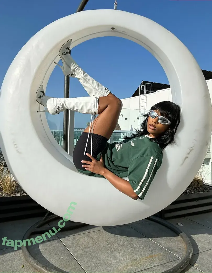 theoliviajay nude photo #0003 (theoliviajay)