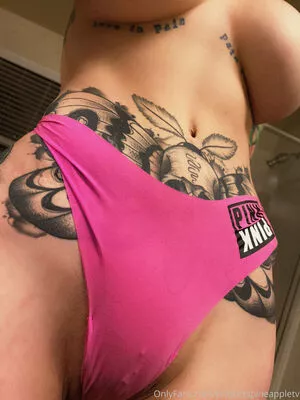 theonlinegirlfriend / wildaboutpineapple nude photo #0002