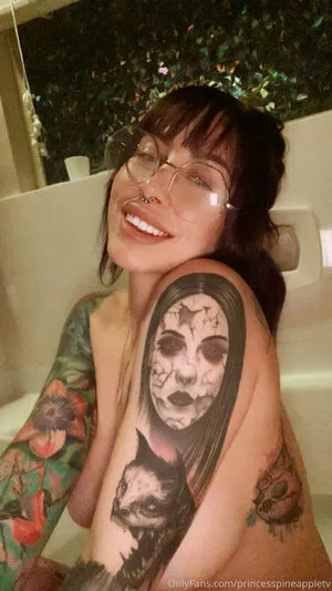 theonlinegirlfriend / wildaboutpineapple nude photo #0004