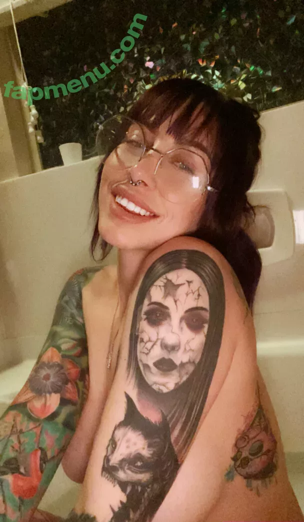 theonlinegirlfriend nude photo #0004 (wildaboutpineapple)