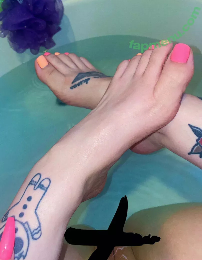 theonlinegirlfriend nude photo #0020 (wildaboutpineapple)