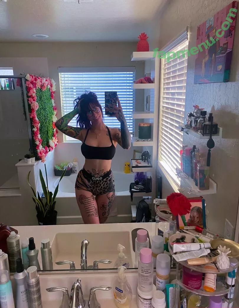 theonlinegirlfriend nude photo #0065 (wildaboutpineapple)