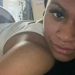 Theoriginalyann / 5starlovergirlxoxo / Yanndabratt nude photo #0010