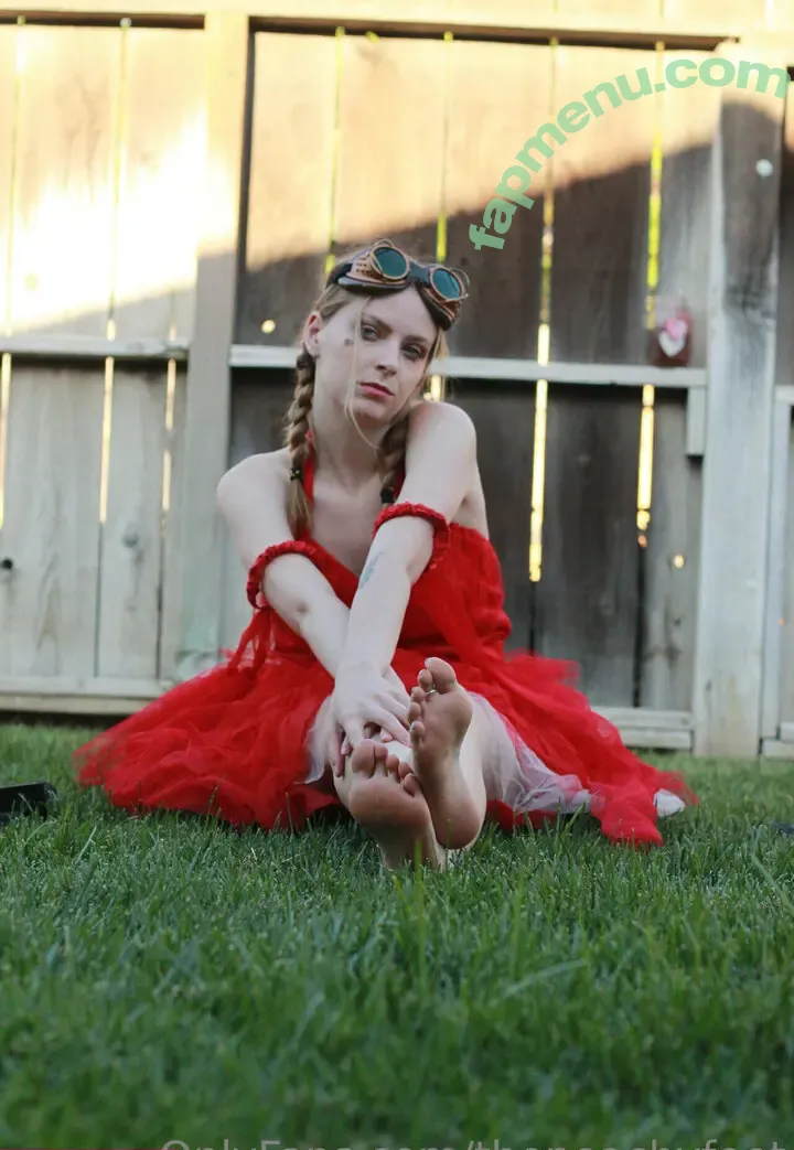 thepeachyfeet nude photo #0001 (feet_of_the_peach)