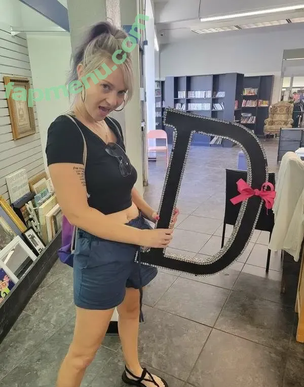 ThePicklePrincess nude photo #0119 (the_pickle_princess)