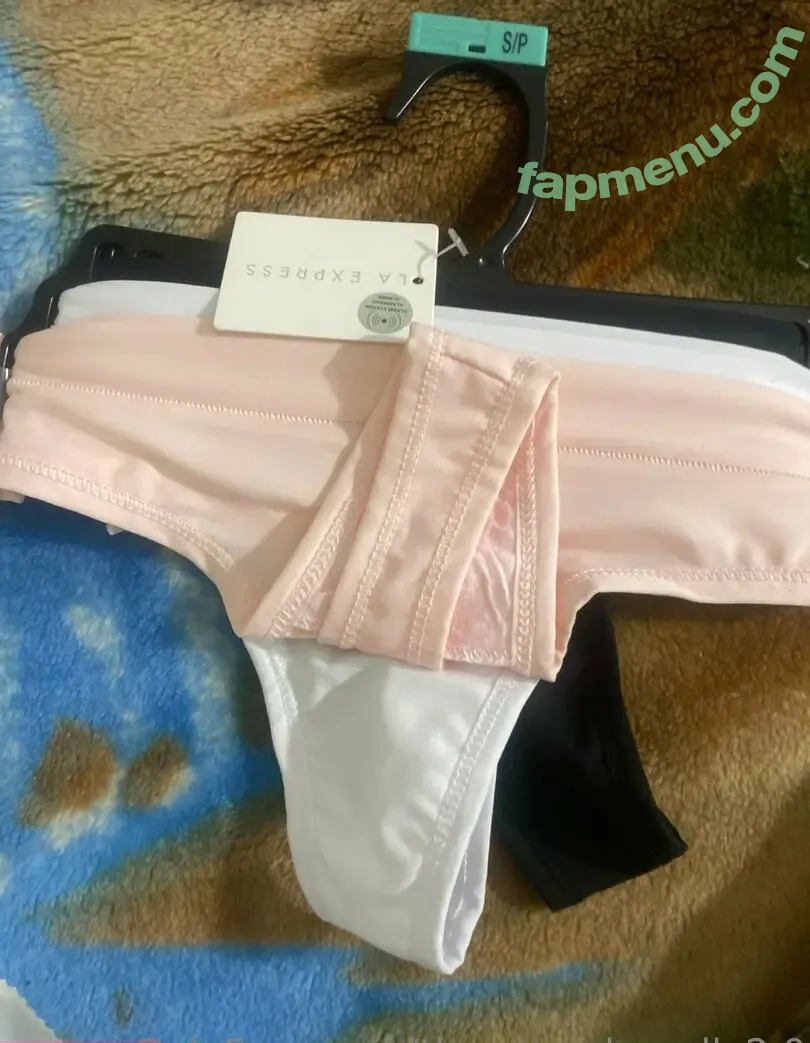 thequeenbeeally2.0 nude photo #0007 (thequeenbeeally2.0)
