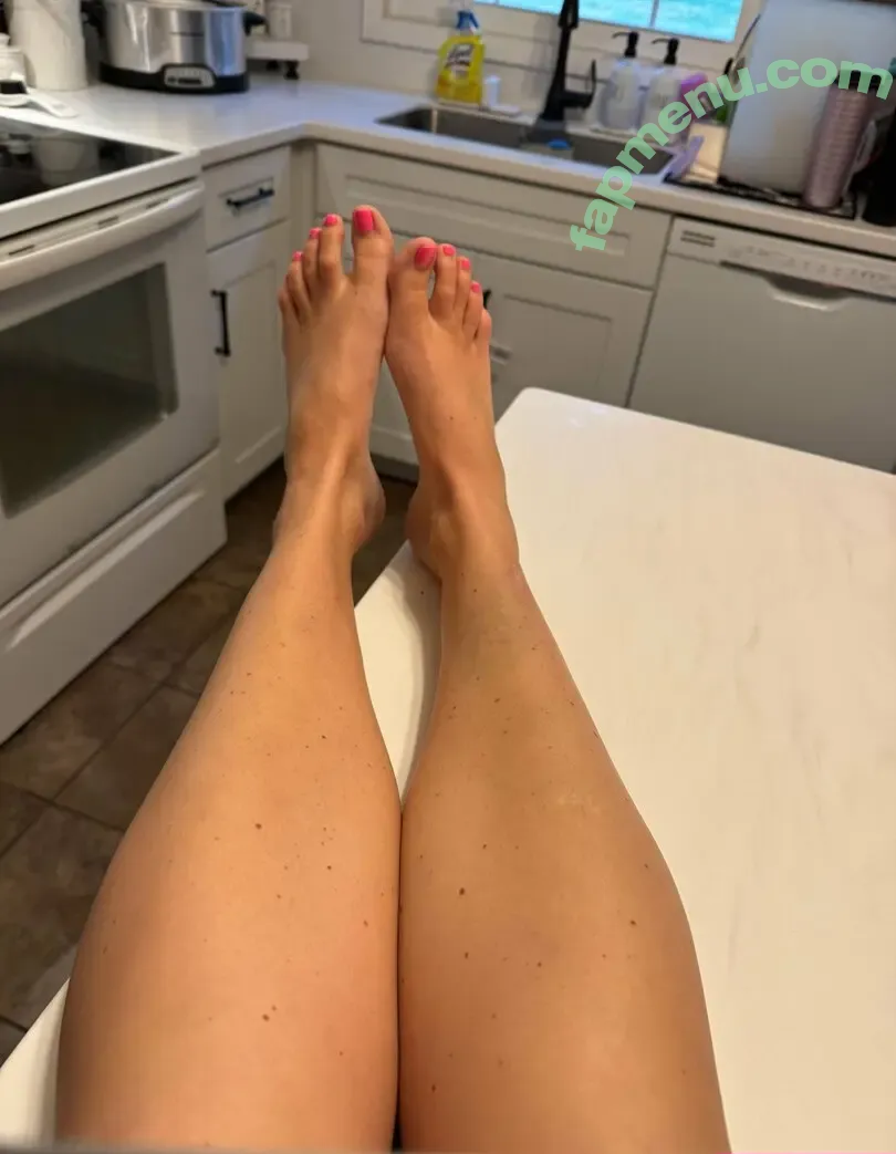 thequeeoffeet nude photo #0040 (thequeeoffeet)