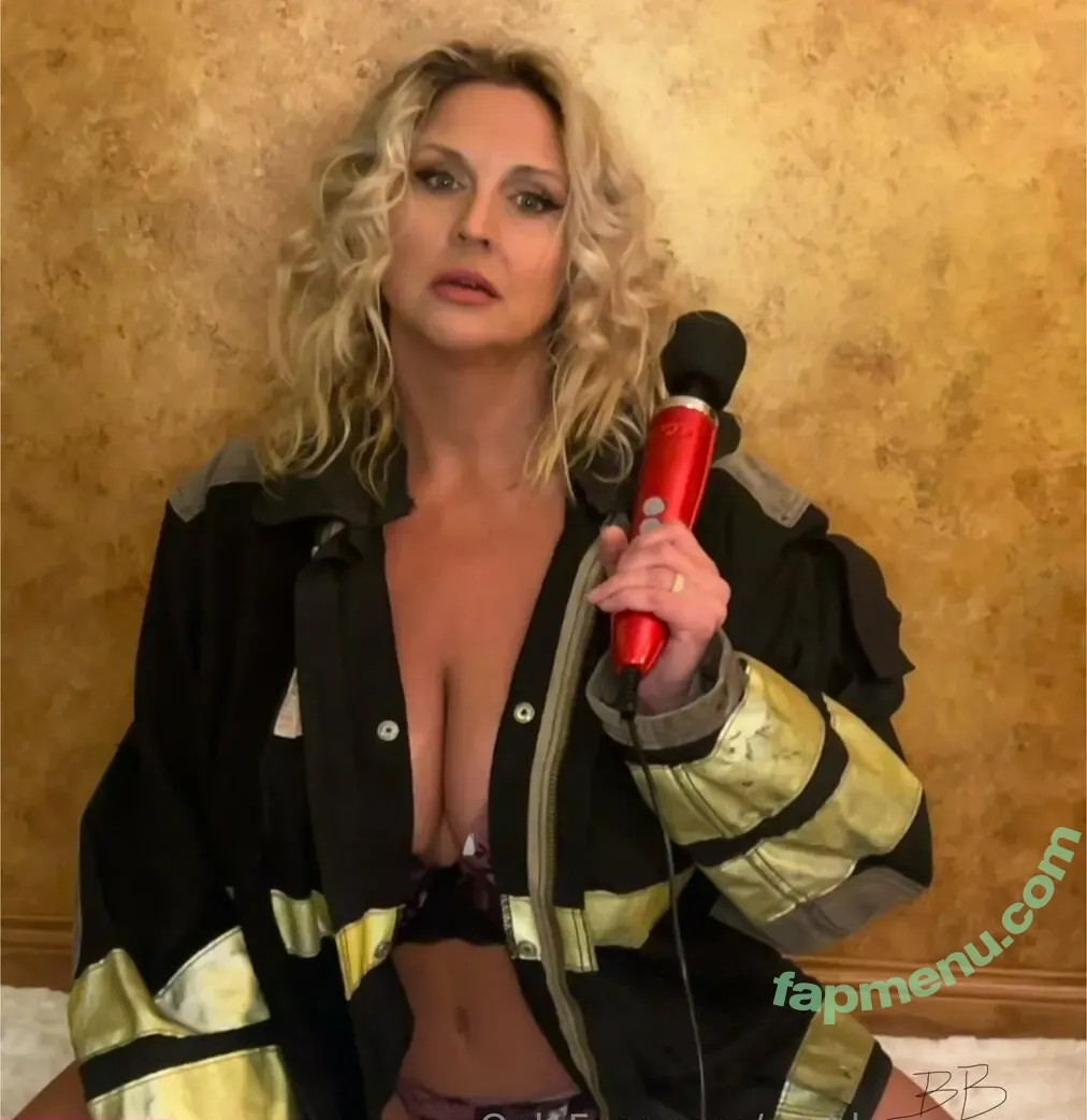 theraccoongoddess nude photo #0001 (theraccoongoddess)