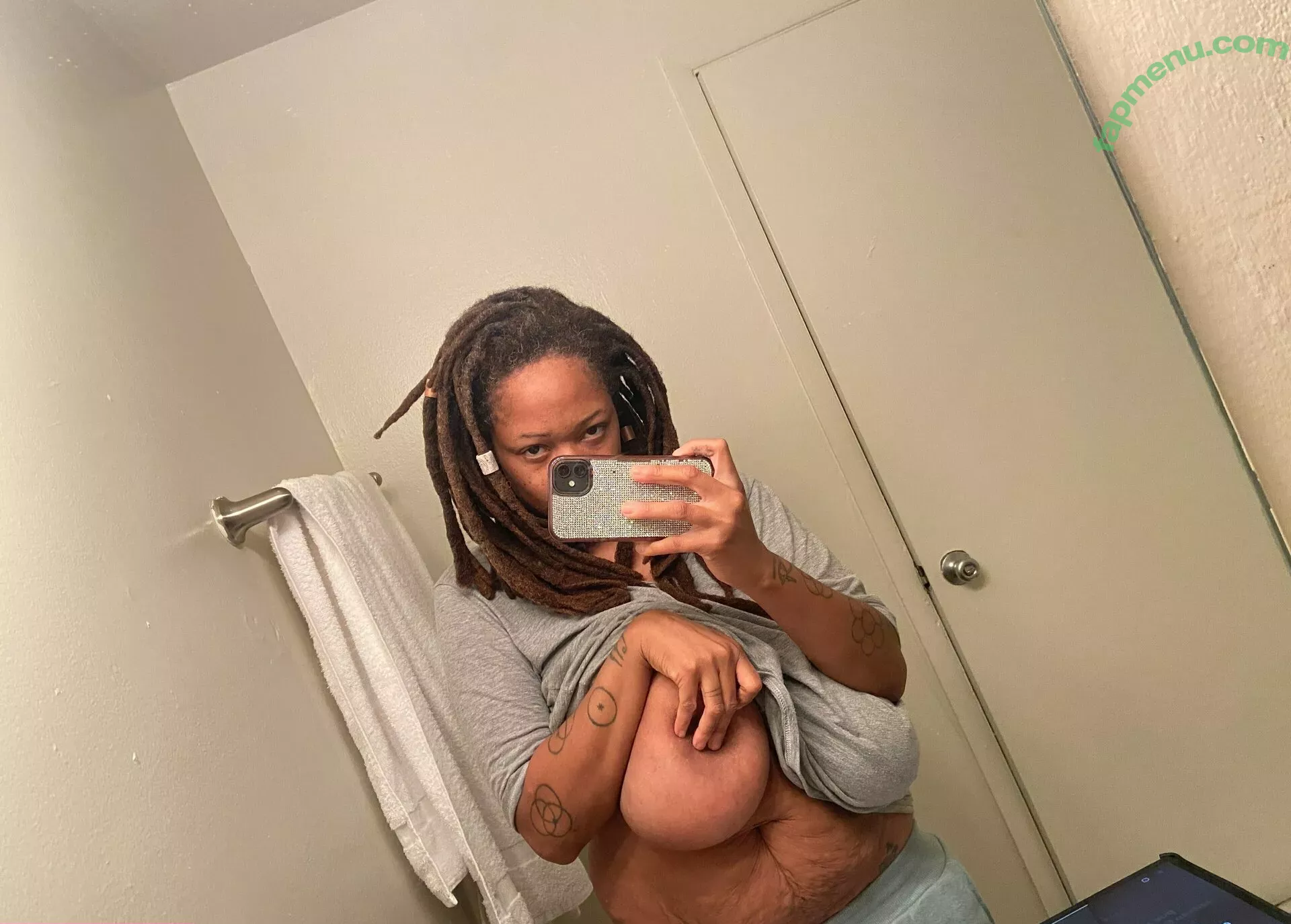 therealblackqueenraven nude photo #0034 (therealblaqqueen)