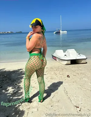 therealjuicy2 / therealjuicyy2 nude photo #0119