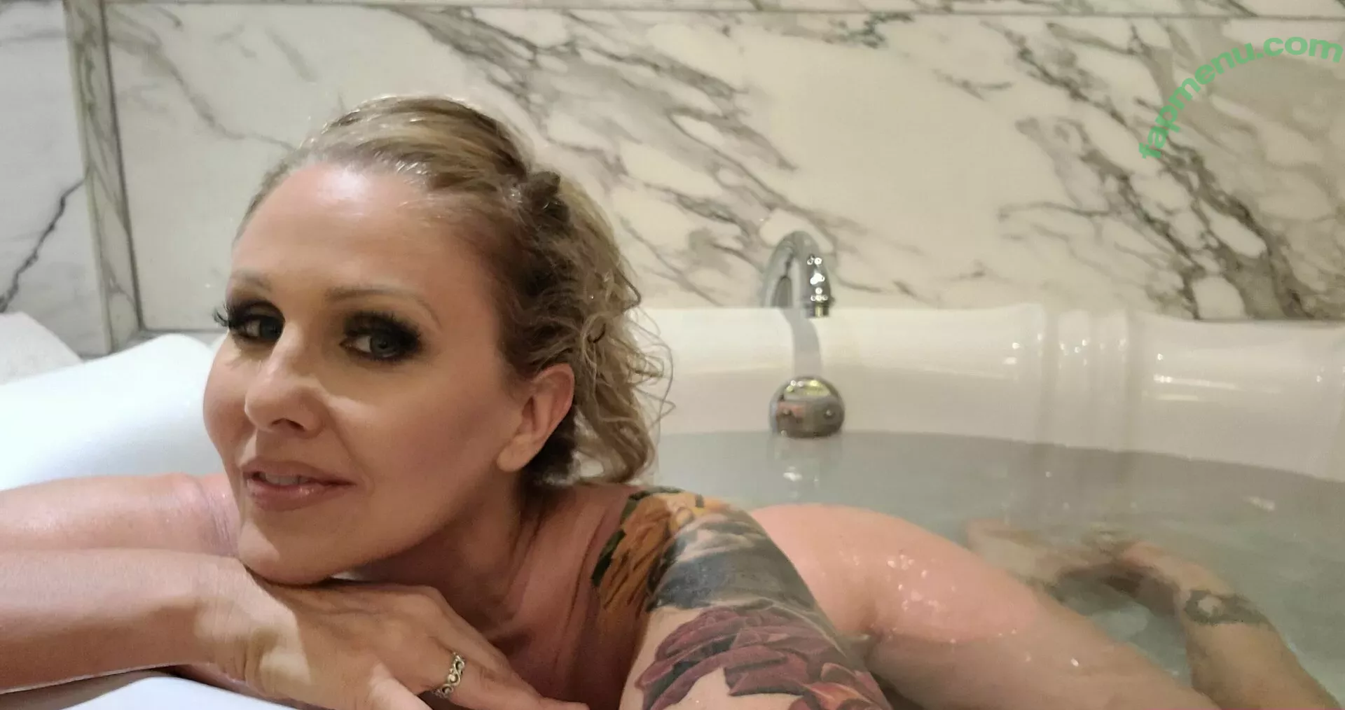 TheRealJuliaAnn nude photo #0337 (therealjuliaannfanlive_)