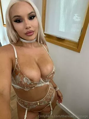 therealkyliepage / kyliepageofficial nude photo #0350