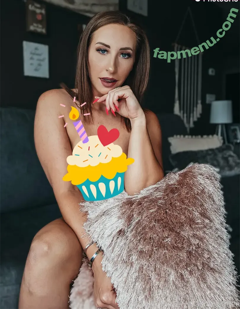 thereallauracroftfree nude photo #0014 (thereallauracroftfree)