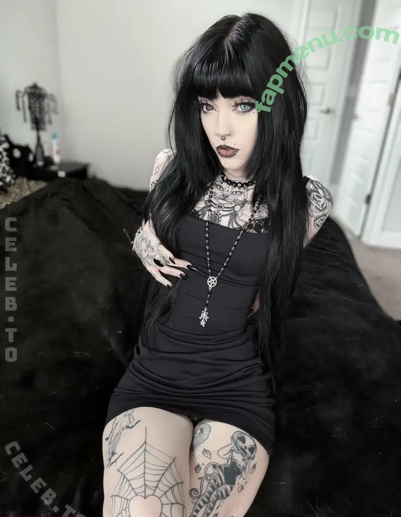 therealm3dusa_ nude photo #0049 (1AmM3dusa_ / therealmedussa)