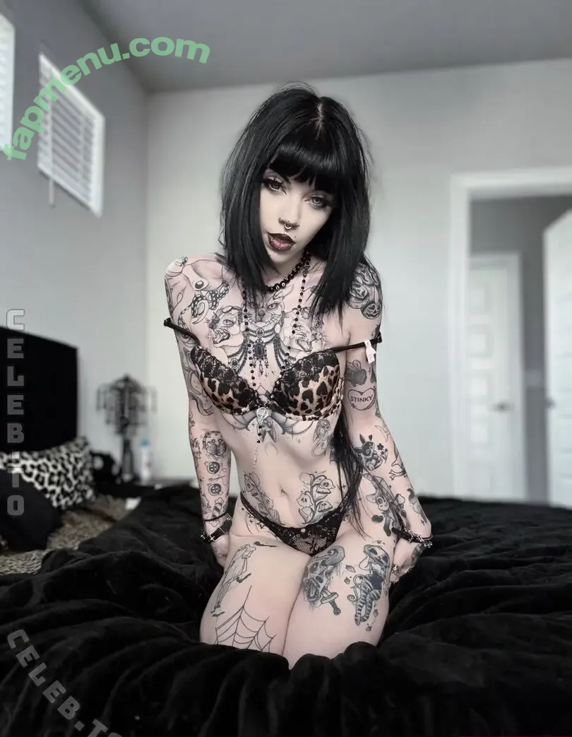 therealm3dusa_ nude photo #0056 (1AmM3dusa_ / therealmedussa)