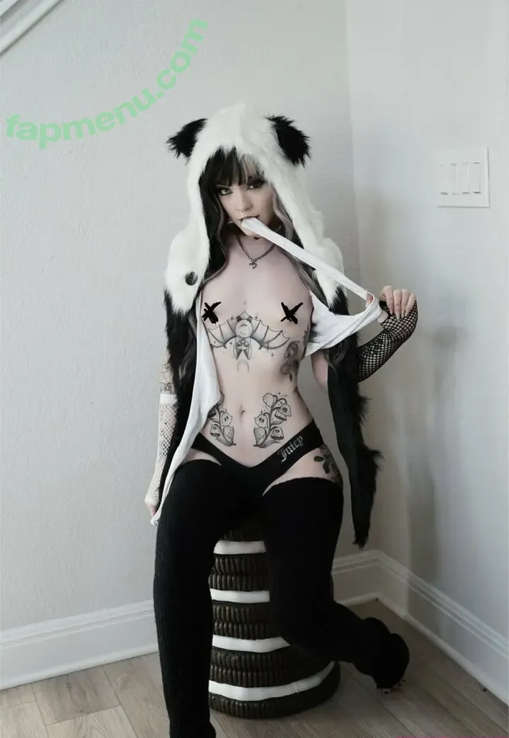 therealm3dusa_ nude photo #0072 (1AmM3dusa_ / therealmedussa)