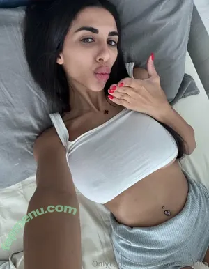 therealmorenita / Sarasfamurri nude photo #0002