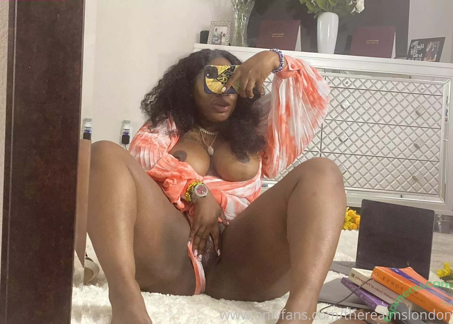 Therealmslondon nude photo #0003 (Therealmslondon)