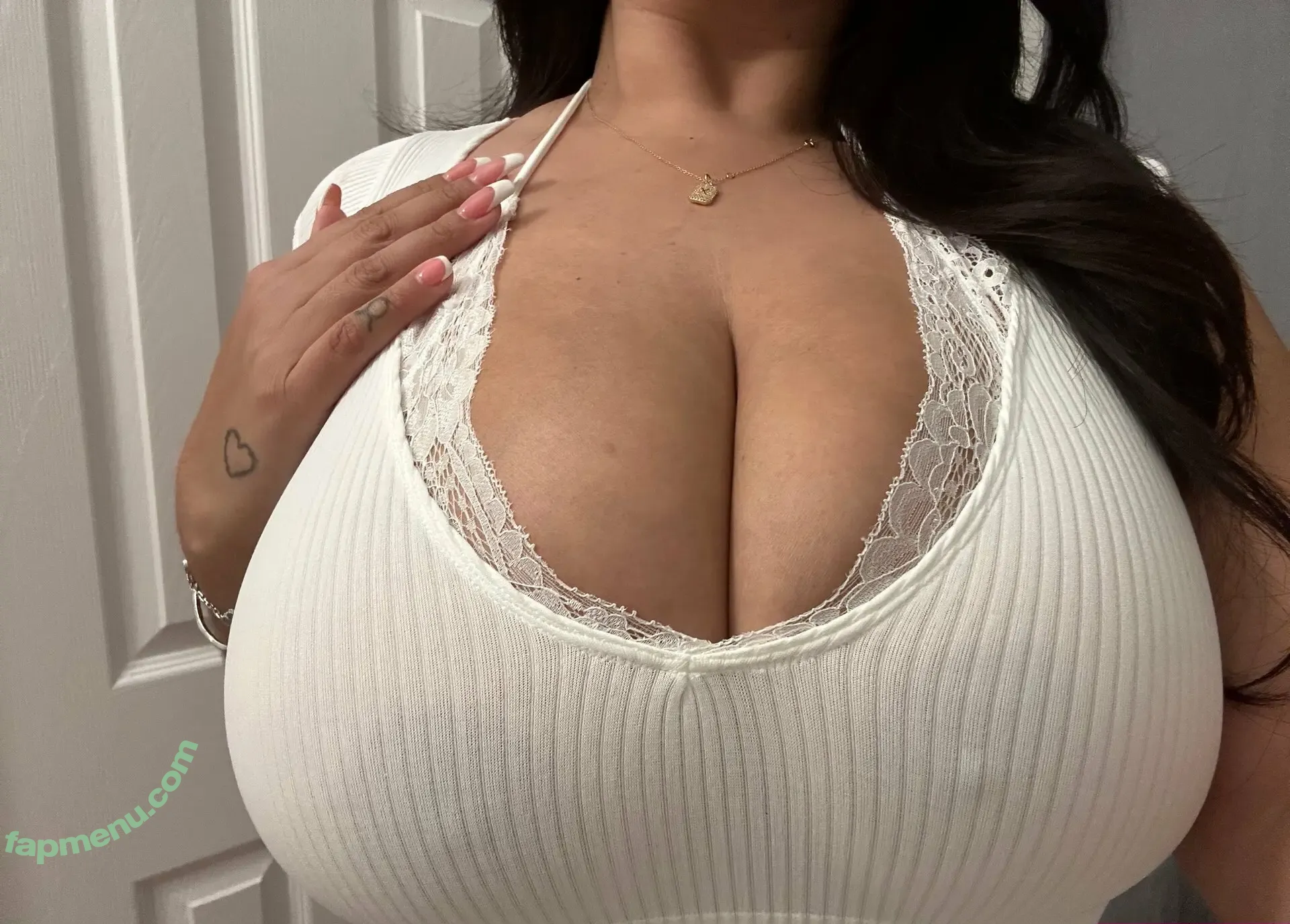 therealxxxenasteph nude photo #0038 (sshhhell)