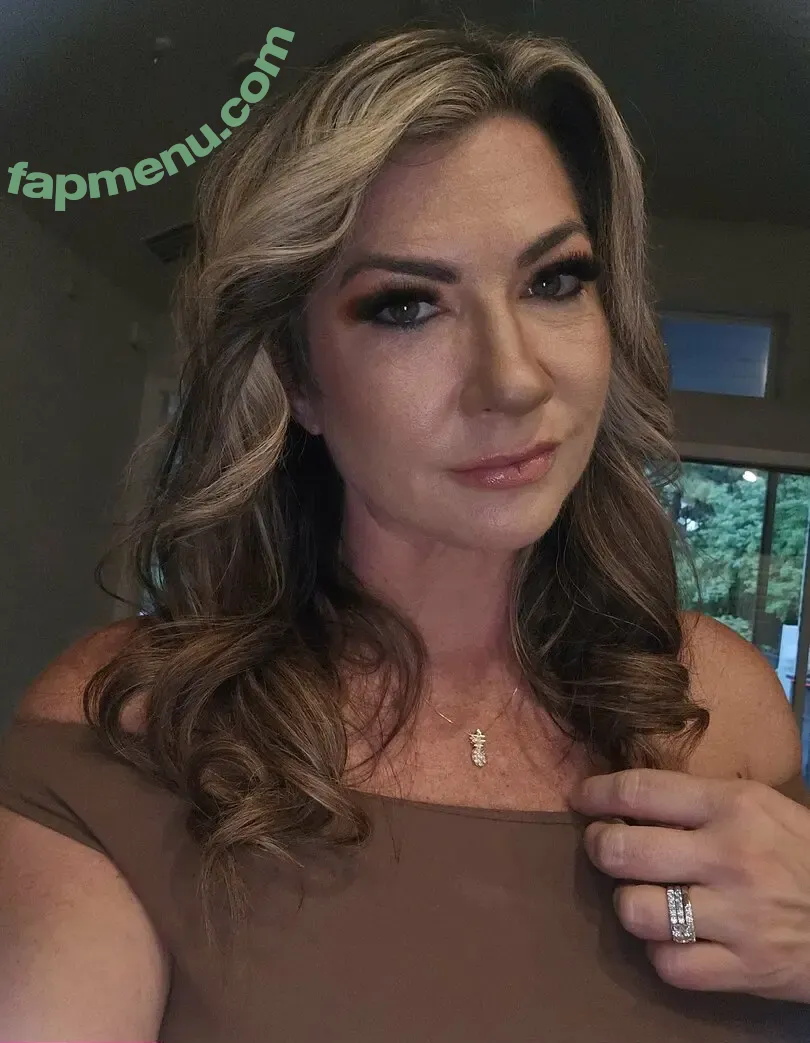 therebeccaryder nude photo #0114 (therebeccaryder)