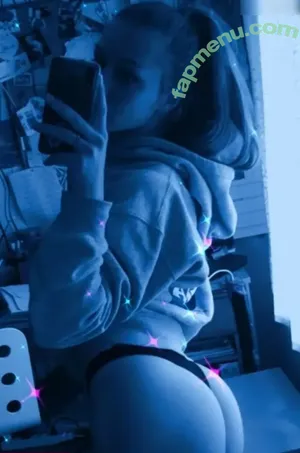  nude photo #0007