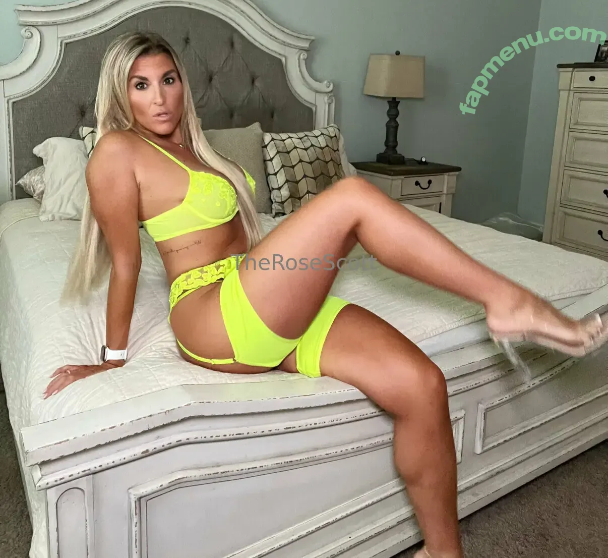 therosescottfree nude photo #0001 (theescottfree)