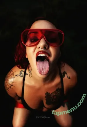 thesantanared / officialsantanared nude photo #0002