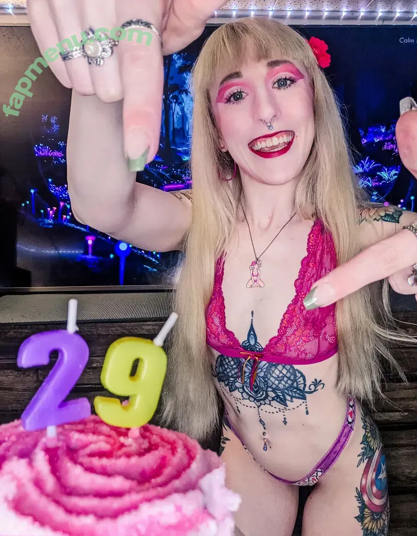 thescarlettvixen1 nude photo #0084 (thescarlettvixen1)