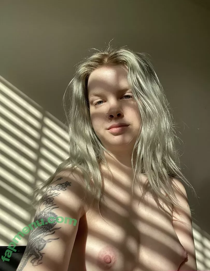 Thesilvermoon nude photo #0822 (TheSirenSilver / meowmoonxo / silvermoonlive)