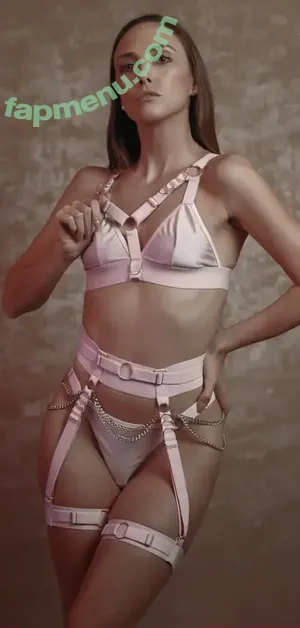 Thesoberraver nude photo #0011