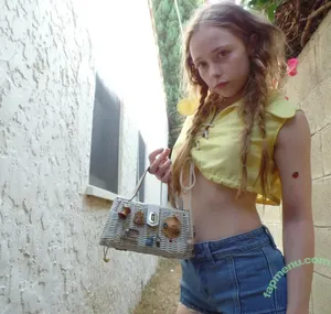 thestrawberrybutcher / SuzieSon / charlieisomething / mymotherfvckedmickjagger nude photo #0110