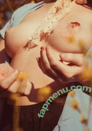 thestrawberrybutcher / SuzieSon / charlieisomething / mymotherfvckedmickjagger nude photo #0133