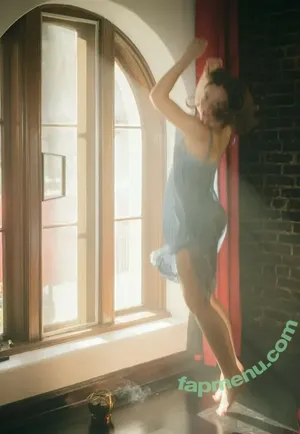thestrawberrybutcher / SuzieSon / charlieisomething / mymotherfvckedmickjagger nude photo #0153