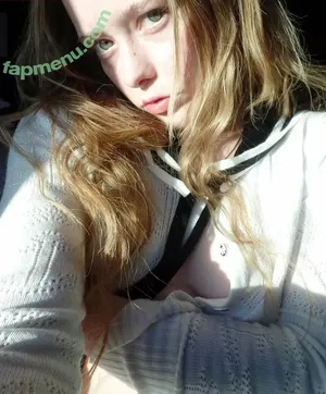 thestrawberrybutcher / SuzieSon / charlieisomething / mymotherfvckedmickjagger nude photo #0371