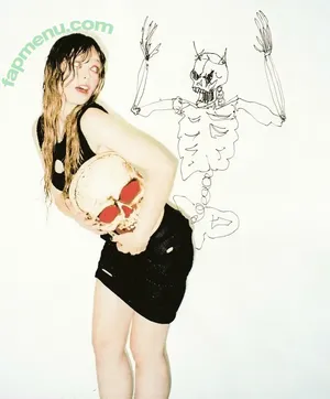 thestrawberrybutcher / SuzieSon / charlieisomething / mymotherfvckedmickjagger nude photo #0450