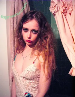 thestrawberrybutcher / SuzieSon / charlieisomething / mymotherfvckedmickjagger nude photo #0454