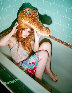 thestrawberrybutcher / SuzieSon / charlieisomething / mymotherfvckedmickjagger nude photo #0455