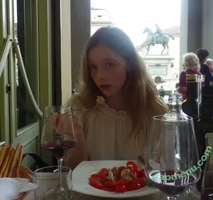 thestrawberrybutcher / SuzieSon / charlieisomething / mymotherfvckedmickjagger nude photo #0461