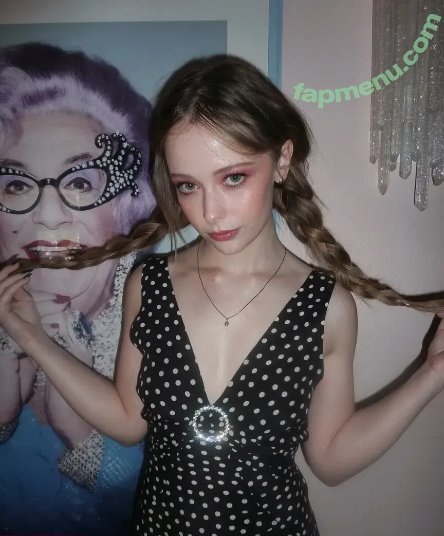 thestrawberrybutcher nude photo #0099 (SuzieSon / charlieisomething / mymotherfvckedmickjagger)