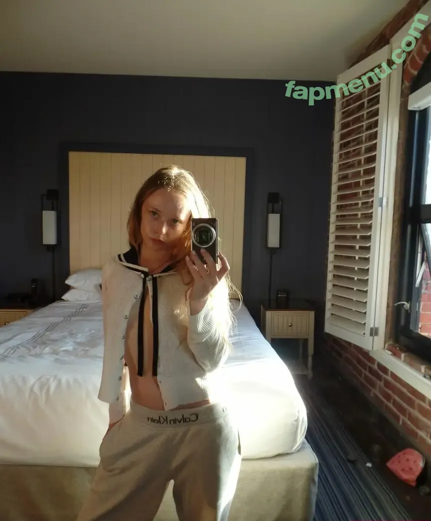 thestrawberrybutcher nude photo #0373 (SuzieSon / charlieisomething / mymotherfvckedmickjagger)