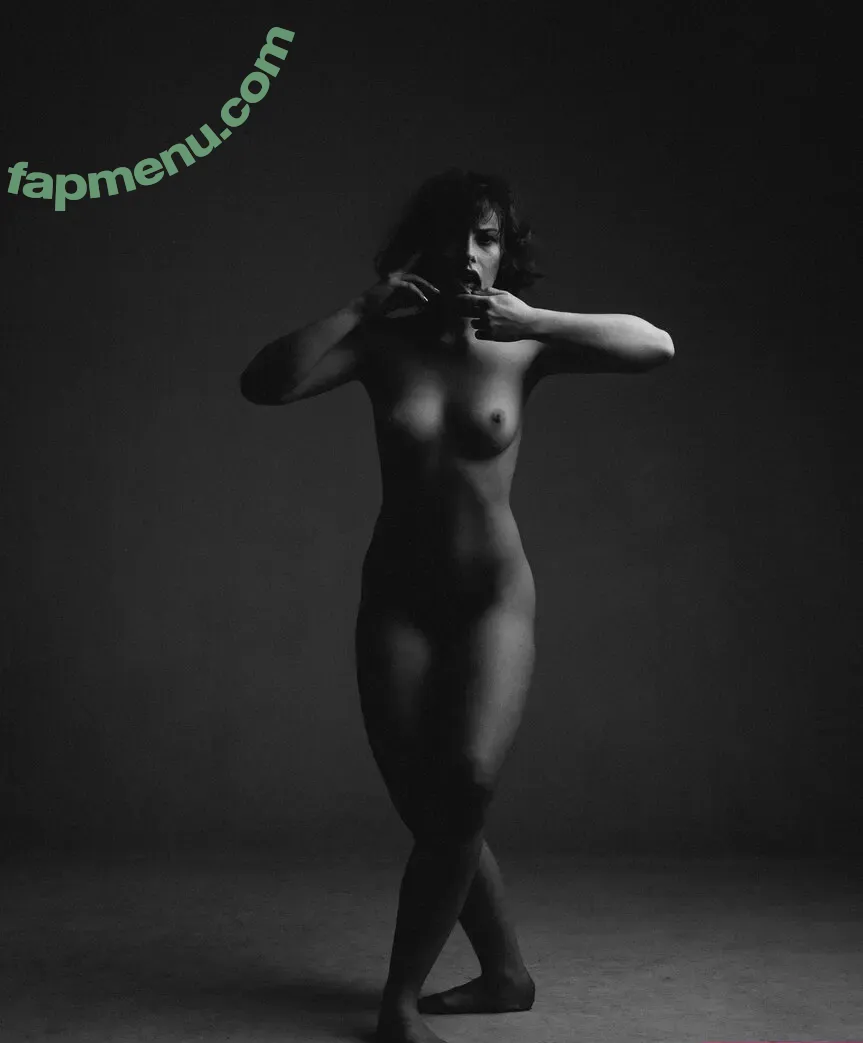 thestrawberrybutcher nude photo #0398 (SuzieSon / charlieisomething / mymotherfvckedmickjagger)