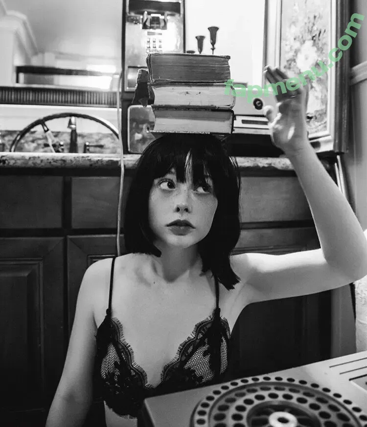 thestrawberrybutcher nude photo #0407 (SuzieSon / charlieisomething / mymotherfvckedmickjagger)