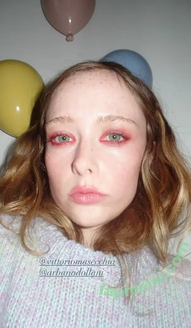 thestrawberrybutcher nude photo #0416 (SuzieSon / charlieisomething / mymotherfvckedmickjagger)