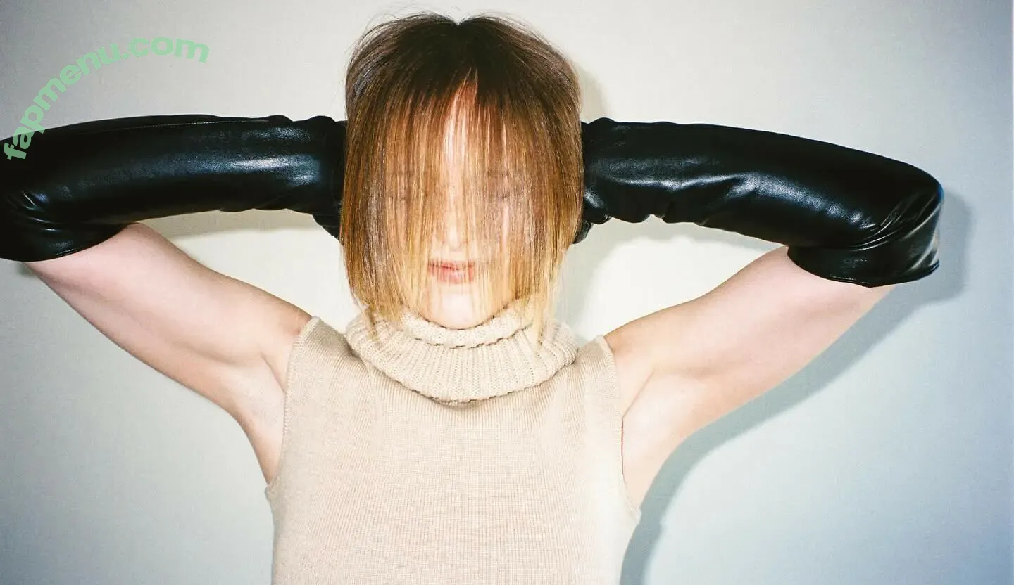 thestrawberrybutcher nude photo #0445 (SuzieSon / charlieisomething / mymotherfvckedmickjagger)
