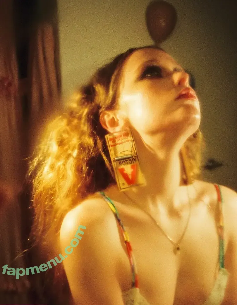 thestrawberrybutcher nude photo #0451 (SuzieSon / charlieisomething / mymotherfvckedmickjagger)