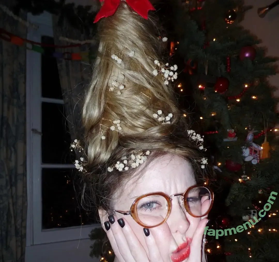 thestrawberrybutcher nude photo #0458 (SuzieSon / charlieisomething / mymotherfvckedmickjagger)